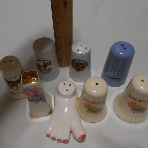 Vtg lot porcelain Salt & Pepper Shakers Collectors Baby Foot Nashville Indiana - Picture 1 of 15